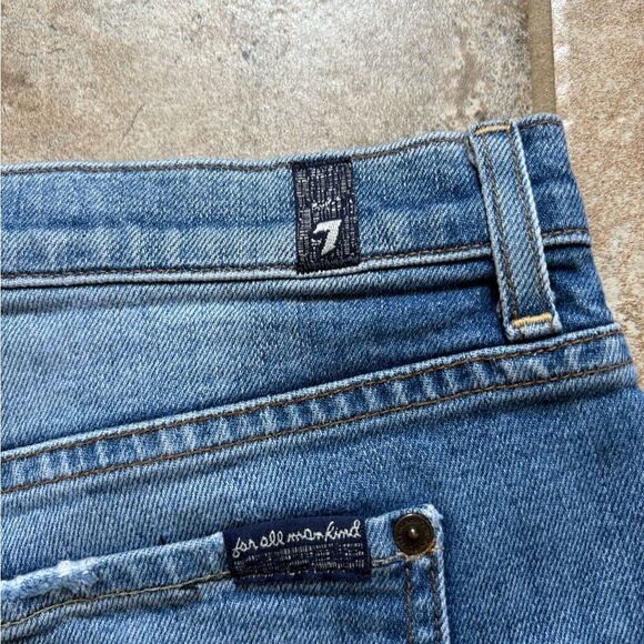 7 for All Mankind Jean Shorts - Picture 5 of 5
